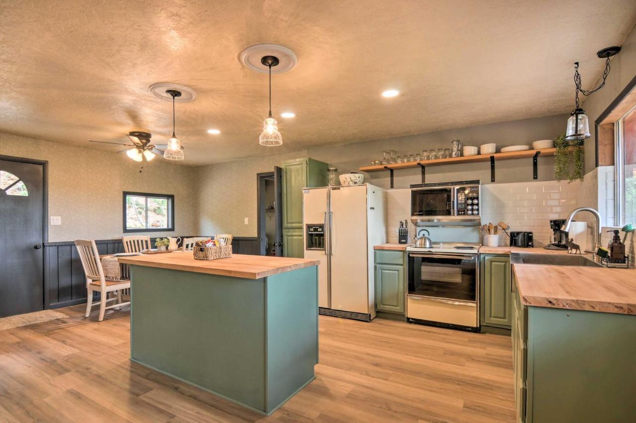 Pet-Friendly Duck Creek Village Retreat With Deck! Exteriör bild