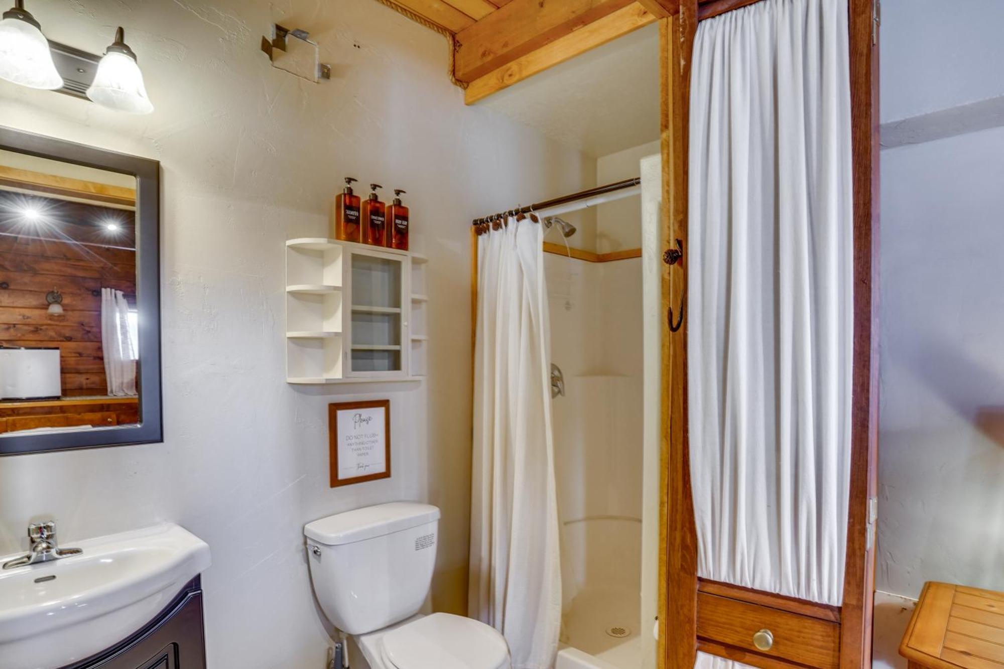 Pet-Friendly Duck Creek Village Retreat With Deck! Exteriör bild