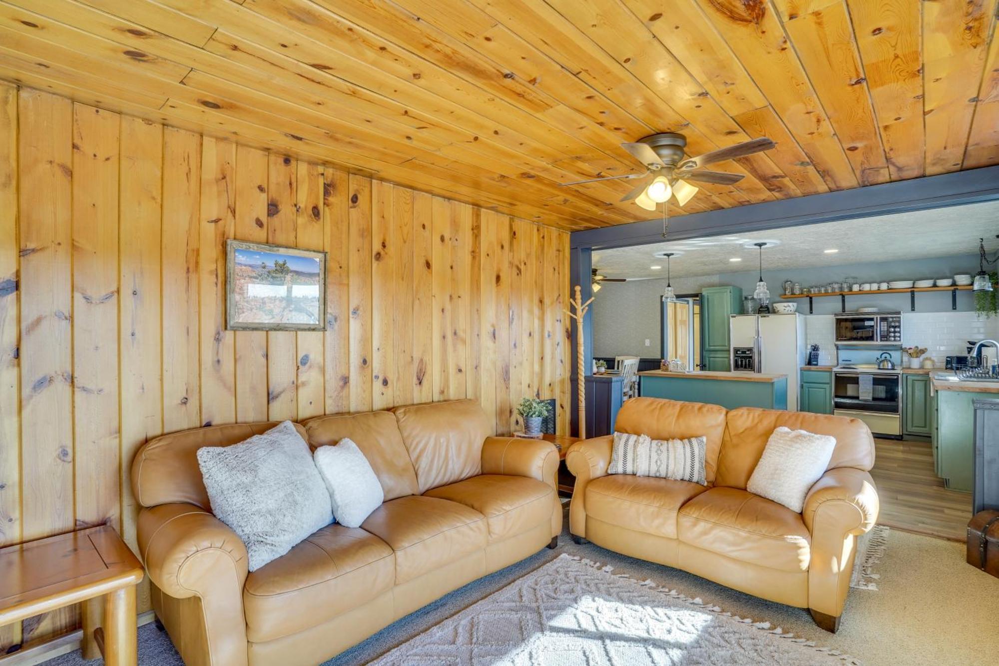 Pet-Friendly Duck Creek Village Retreat With Deck! Exteriör bild